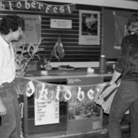 1984 Octoberfest, Decorating 05