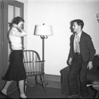 EOCE, Dating 1