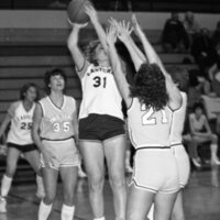 1985 Women's Basketball Action, EOSC vs. LCSC 02
