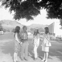 1968 Students, Consult with Professor Lynn Bishop 01