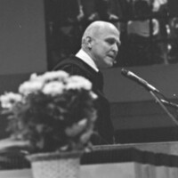 1989 Graduation, Speaker Tom Bartlett 02