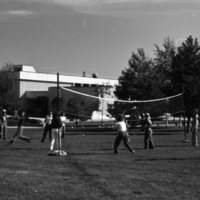 1981 Volleyball, New Students 04