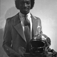 1981 Football Players with Trophy 05