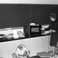 1982 Youth Energy Awareness Day, Cooking 02