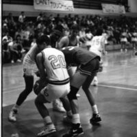 1991 Men's Basketball Action, Southern Oregon at EOSC 08