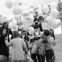 1986 Ackerman Elementary School,  Balloons 02