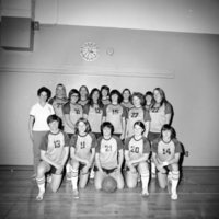 1973 Women's Basketball Team 01
