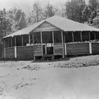 La Grande, Dance Hall