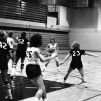 1982 Women's Basketball, EOSC vs. Southern Oregon State College, Action 09