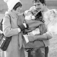 1982 Football Player Bob Strickland and Family 02