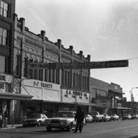 1984 La Grande, Street Scene