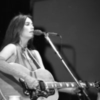 1982 Concert, Emmylou Harris 02