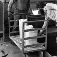 1977 Sculpture Class, Casting 05
