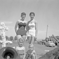1956-57 Parade, Swimsuit Beauties 3