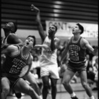 1991 Men's Basketball Action, Southern Oregon at EOSC 16