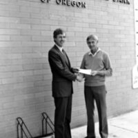 1986 Check Presentation, United Way 02