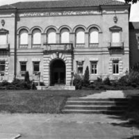 1981 Inlow Hall Entrance 01