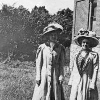 Reuter, Women in Hats 2