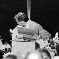 1976 Awards Banquet, Faculty 04