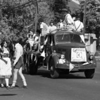 1981 Homecoming Parade, Folk Dancers 02
