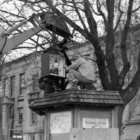 1982 Campus Clock, Installation 15