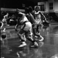 1991 Women's Basketball Action, Lewis &amp; Clark at EOSC 14