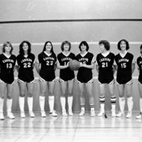 1981 Women's Basketball, January Team Photos 05