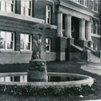 La Grande HS, Fountain