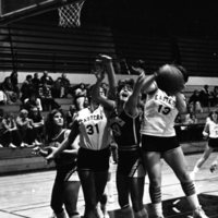 1982 Women's Basketball, EOSC vs. Oregon Tech, Action 08