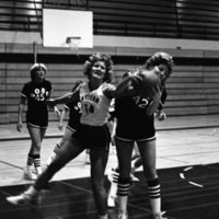 1982 Women's Basketball, EOSC vs. Southern Oregon State College, Action 05