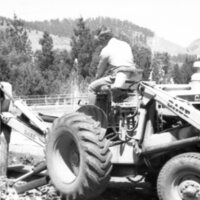 1985 Employees, Digging 04