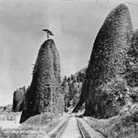 Columbia Gorge, Pillars of Hercules