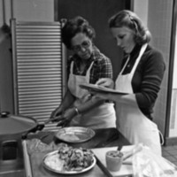 1978 Grande Ronde Mini College, Cooking 02
