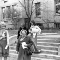 1979 Ackerman Elementary Walking 02