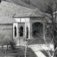 1990 Loso Hall Entrance 01