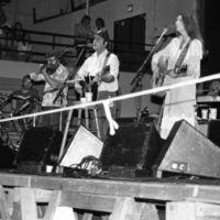 1982 Concert, Emmylou Harris 19