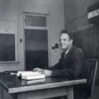 40's Employee, Lee Johnson