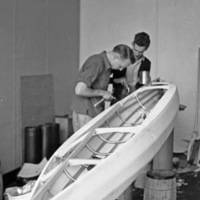 La Grande, Kayak Constructing
