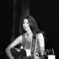 1982 Concert, Emmylou Harris 05
