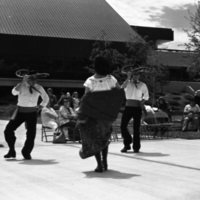 1978 Mexican Dancers 01
