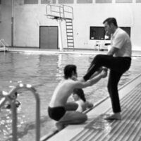 1977 Swimming, Lifesaving Class 06