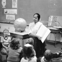1981 Ackerman Elementary Classroom, Micronesian Program 18