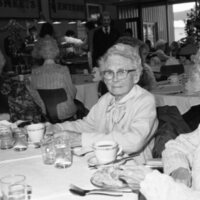 1985 Students Serve Elderly 13