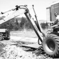 1985 Employees, Digging 05