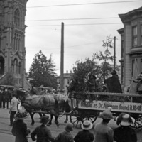 Portland, Parade 12