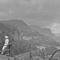 Reuter Group-XX, Gorge 1
