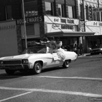 1984 Homecoming and October Folk Festival Parade 04