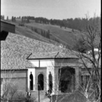 1990 Loso Hall Entrance 03