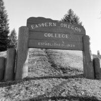 1969 Campus Sign 02