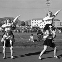1977 Cheerleaders 13